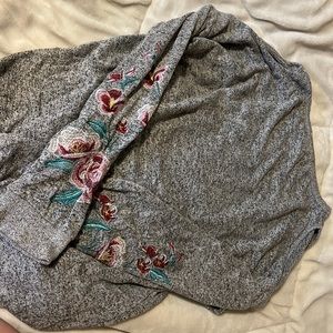 Comfy grey sweater with fun sleeves
